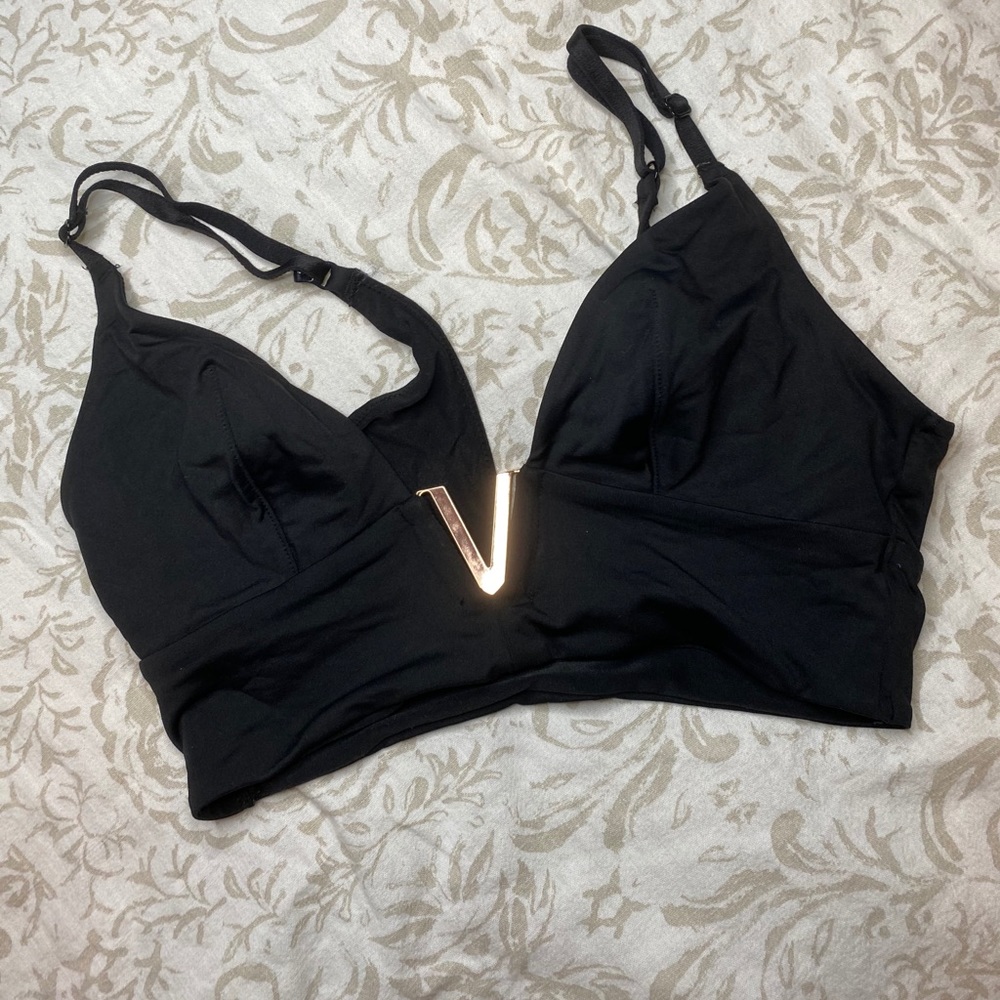Victoria’s Secret black sport bra